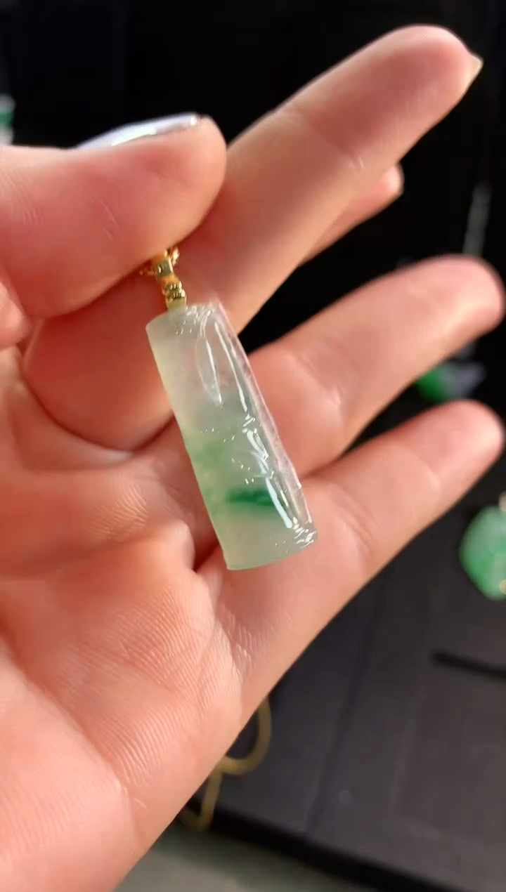 【闪购商品】翡翠吊坠(不含链)18K金镶嵌吊坠