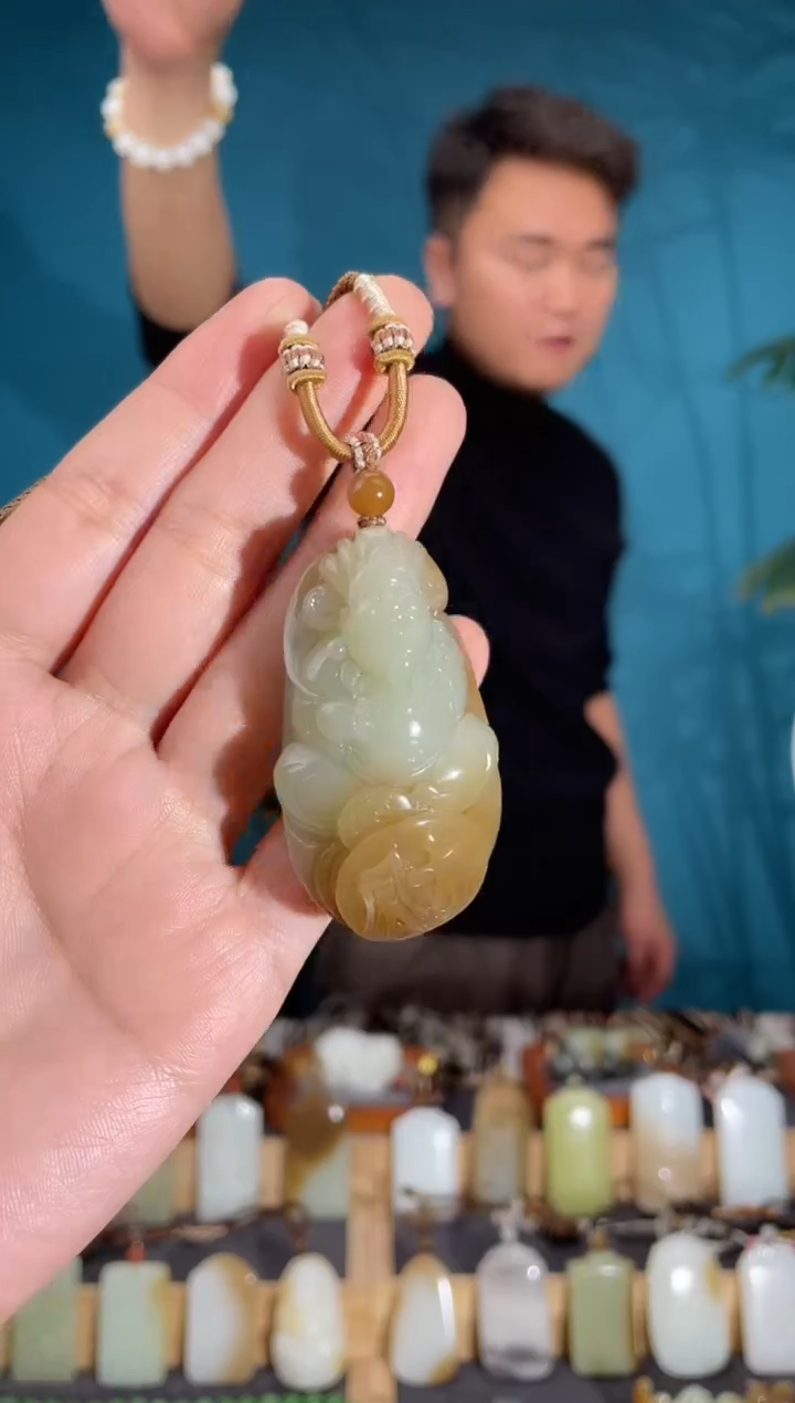 颈饰未镶嵌和田玉1