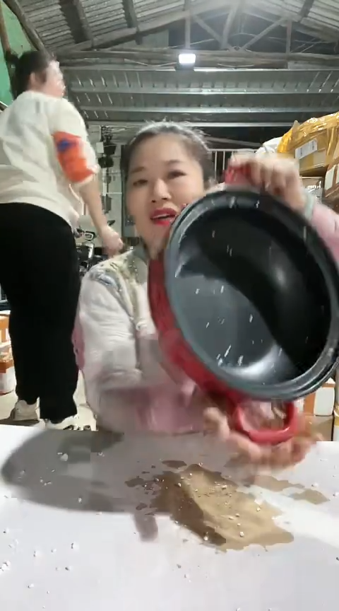 陶5462瑕疵不圆红色不带盖