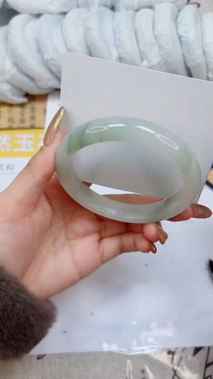 【闪购商品】石英质玉手镯未镶嵌K40-61