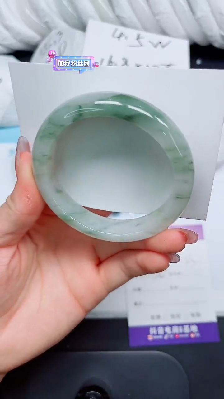 石英质玉手镯未镶嵌189-58