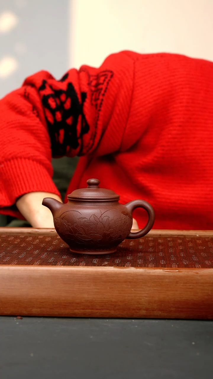 【闪购商品】紫砂茶壶lw 紫泥 掇只 刻绘