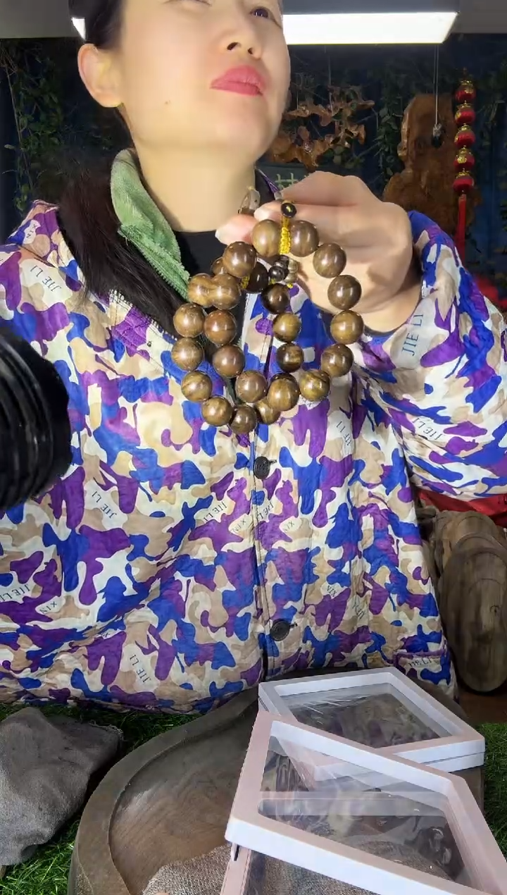 金丝楠小叶桢楠72花纹手串1.5纯绿玉化
