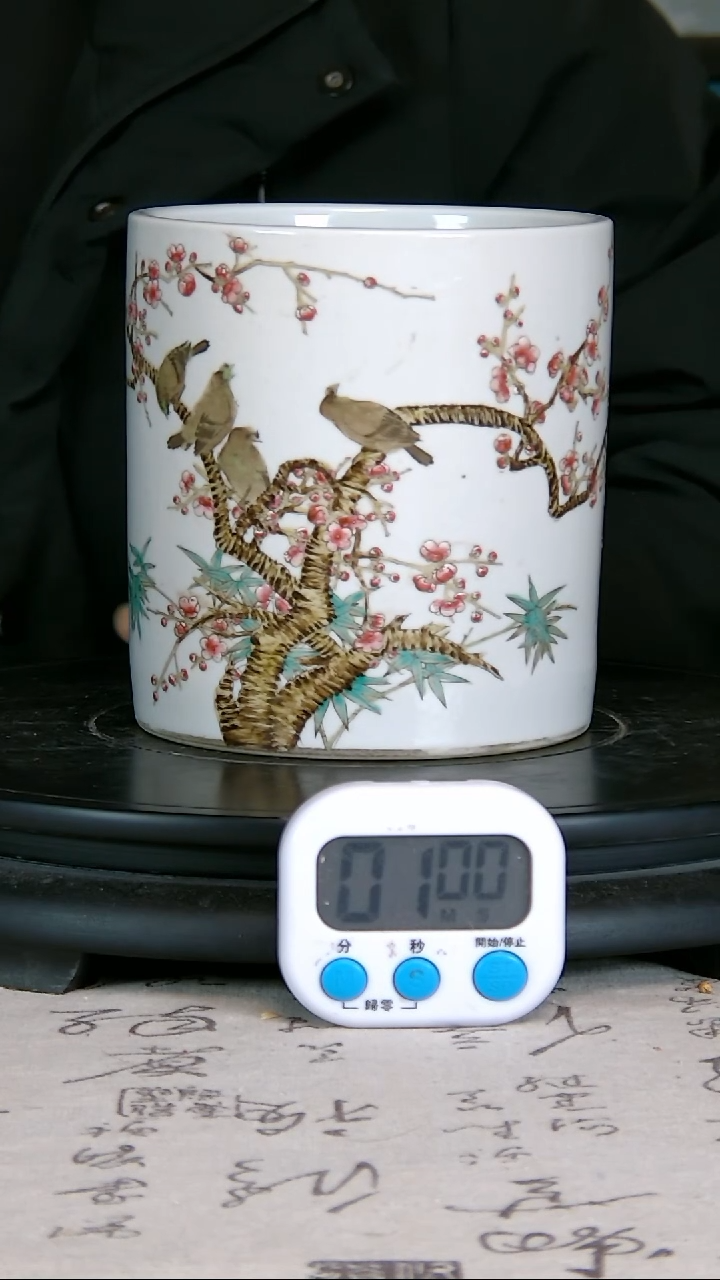 【闪购商品】笔筒粉彩精绘花鸟笔筒