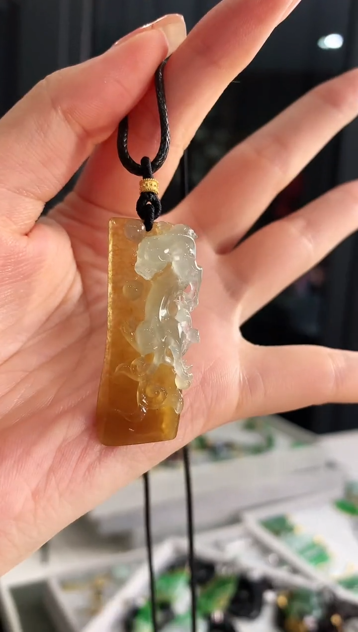 【闪购商品】翡翠颈饰未镶嵌吊坠