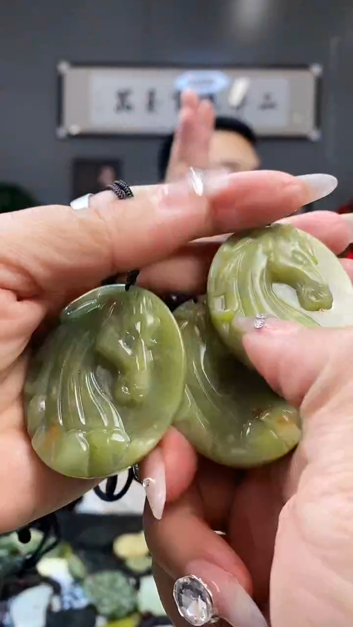 未镶嵌岫玉吊坠多样性发其中一