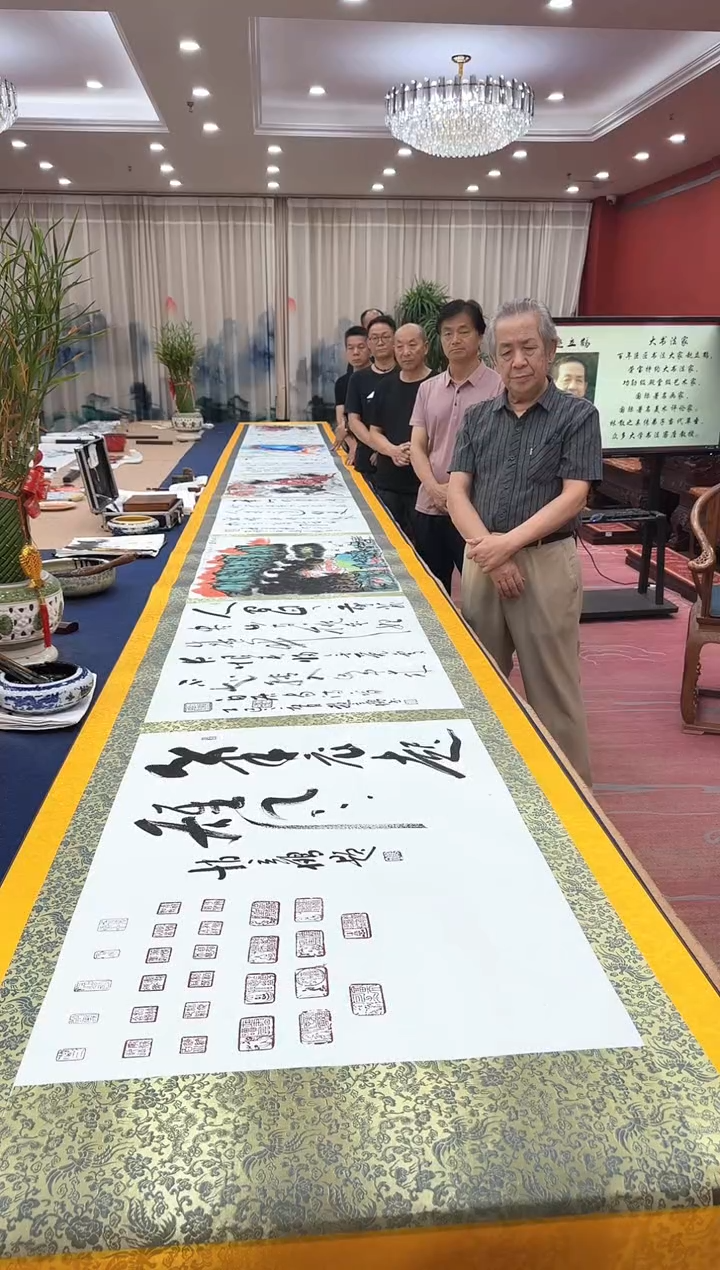 书法赵立鹤贺文忠刘合文王定奎祁传华陈纯明合作十米长一米宽金卷