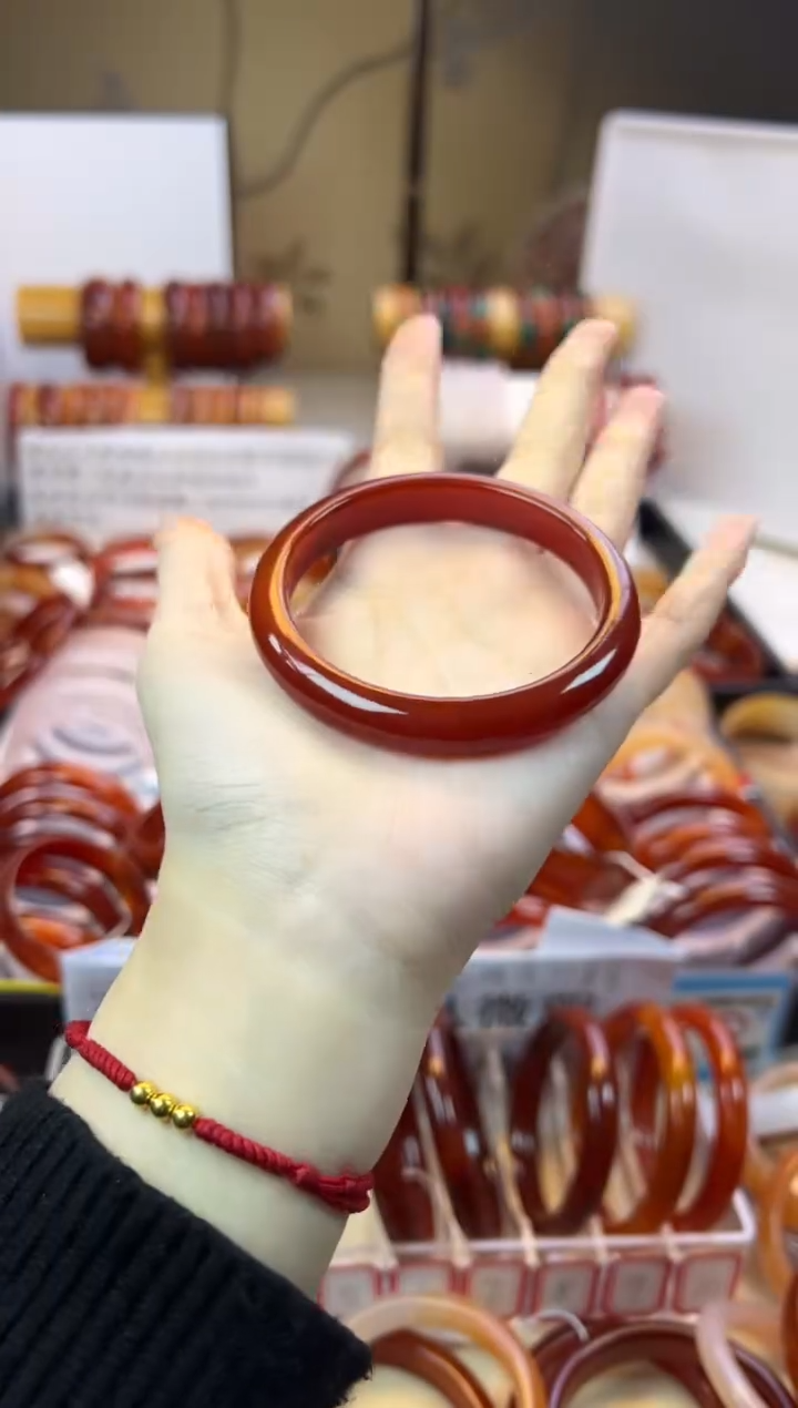 【闪购商品】玛瑙/玉髓手镯未镶嵌【默认微瑕】57圈口