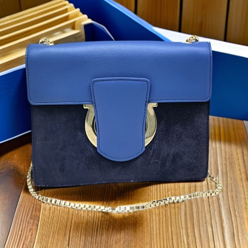 95新 FERRAGAMO/菲拉格慕 蓝色单肩包1231 6212
