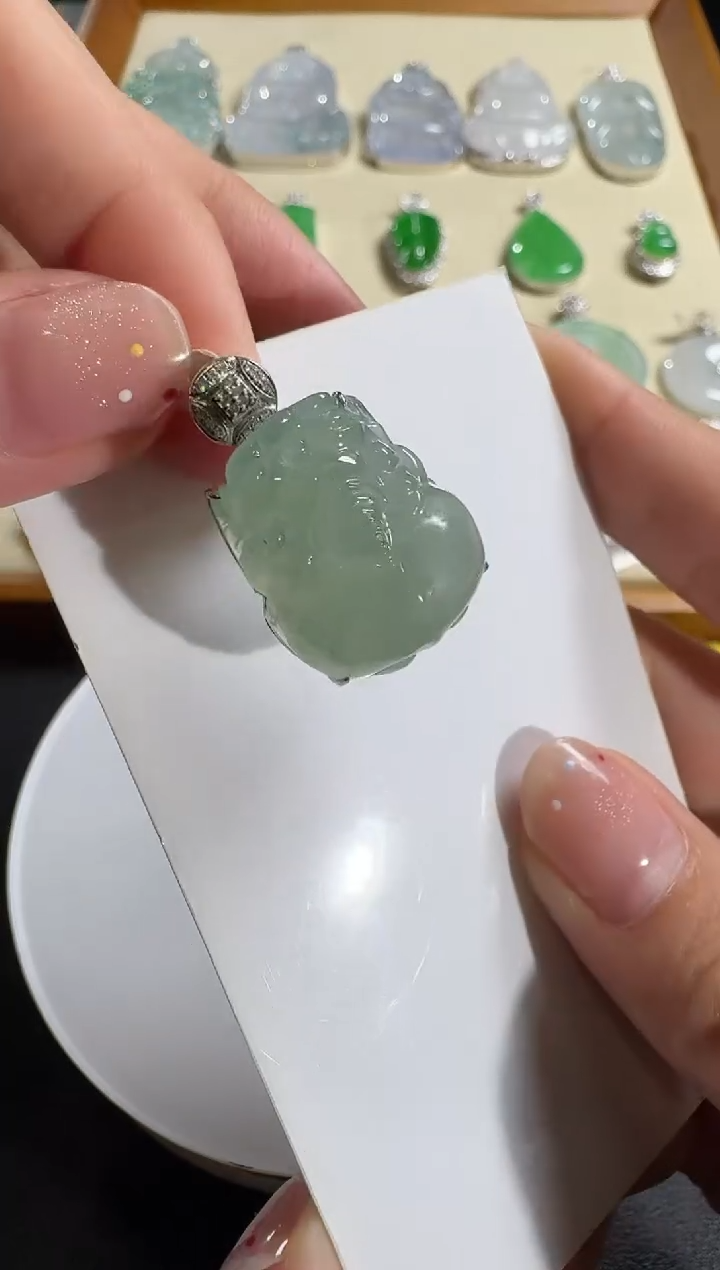 【闪购商品】翡翠吊坠(不含链)18K金镶嵌【源头工厂】钻石镶嵌