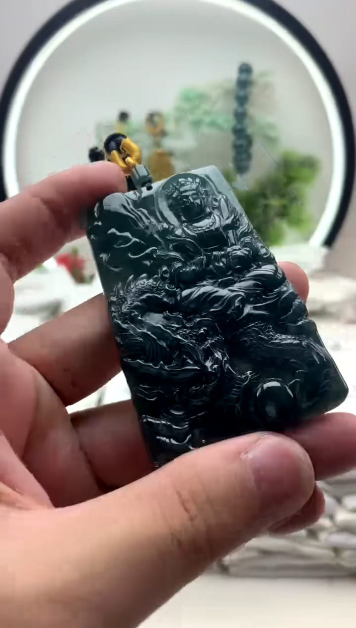 颈饰未镶嵌翡翠虚空藏
