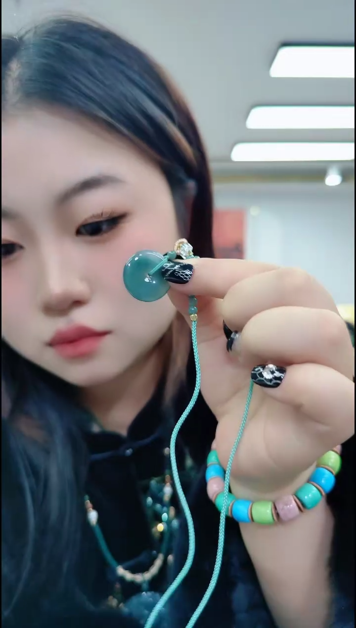 【闪购商品】翡翠颈饰未镶嵌0361 蓝水平安扣带绳