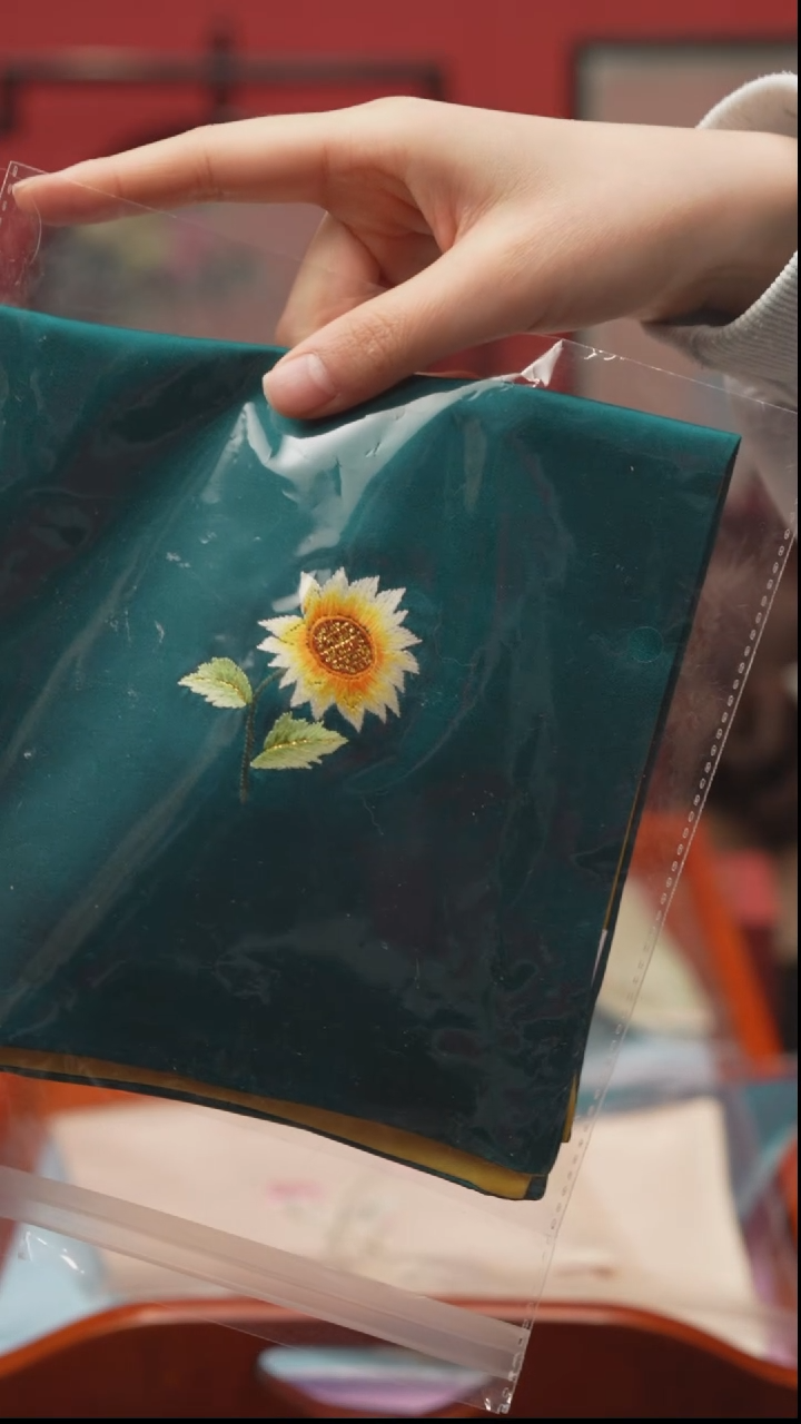 刺绣栀**人非遗手工绒花饰品