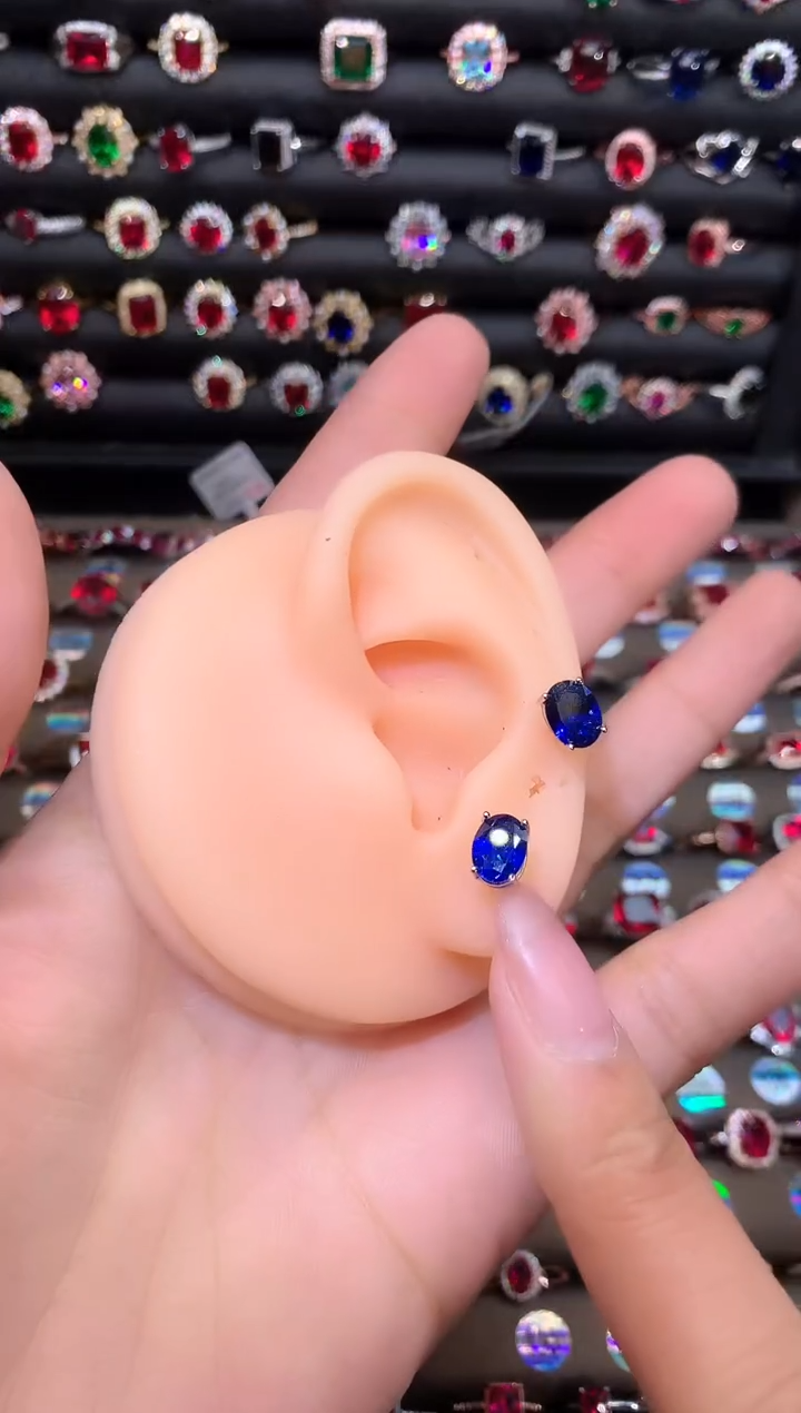 【闪购商品】蓝宝石耳饰银S925镶嵌68