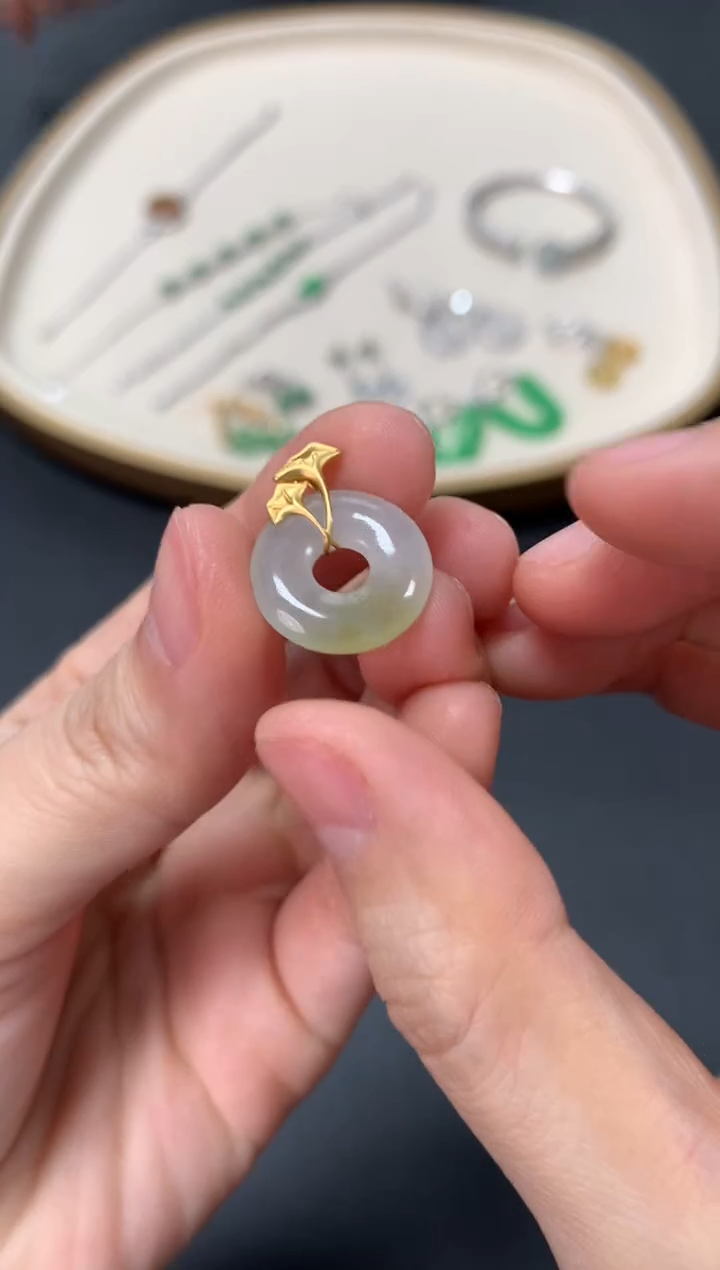 【闪购商品】翡翠吊坠(不含链)18K金镶嵌980