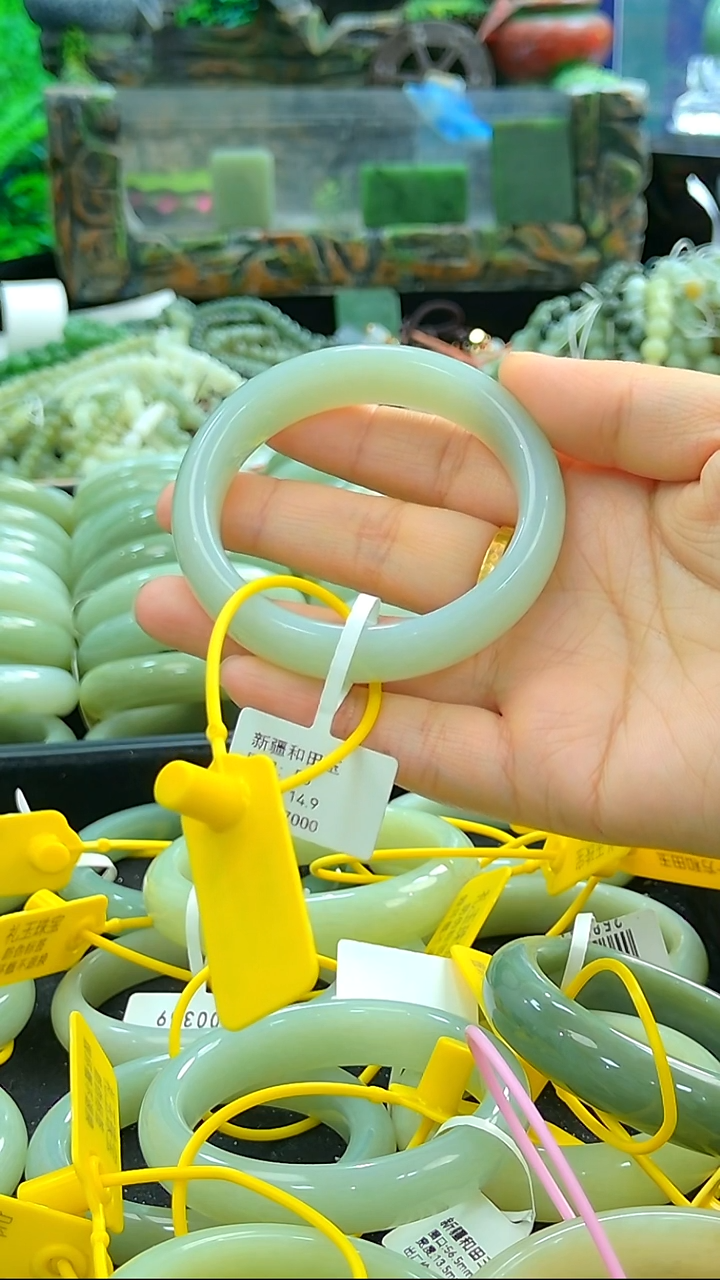 未镶嵌手镯和田玉遇*呀55