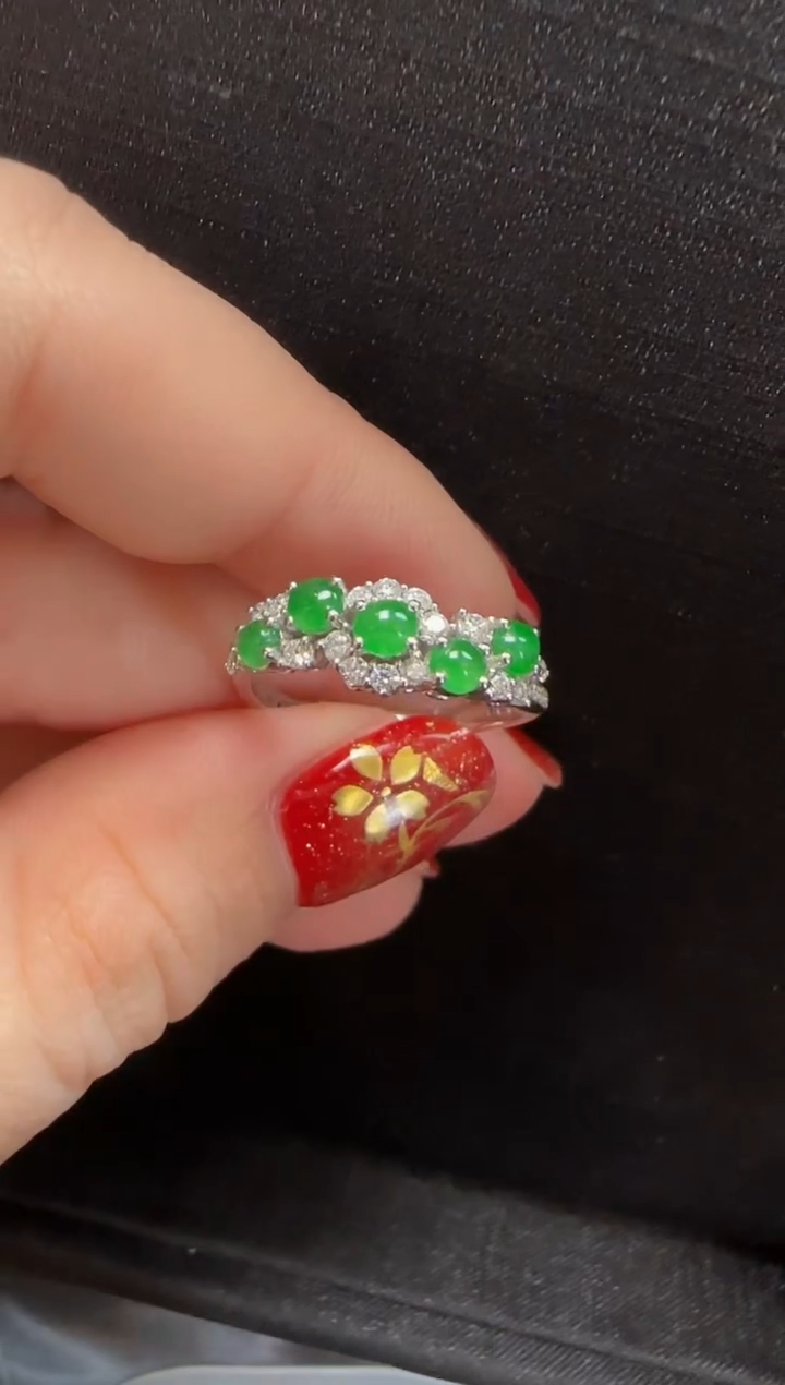 【闪购商品】翡翠戒指18K金镶嵌949蛋面一枚