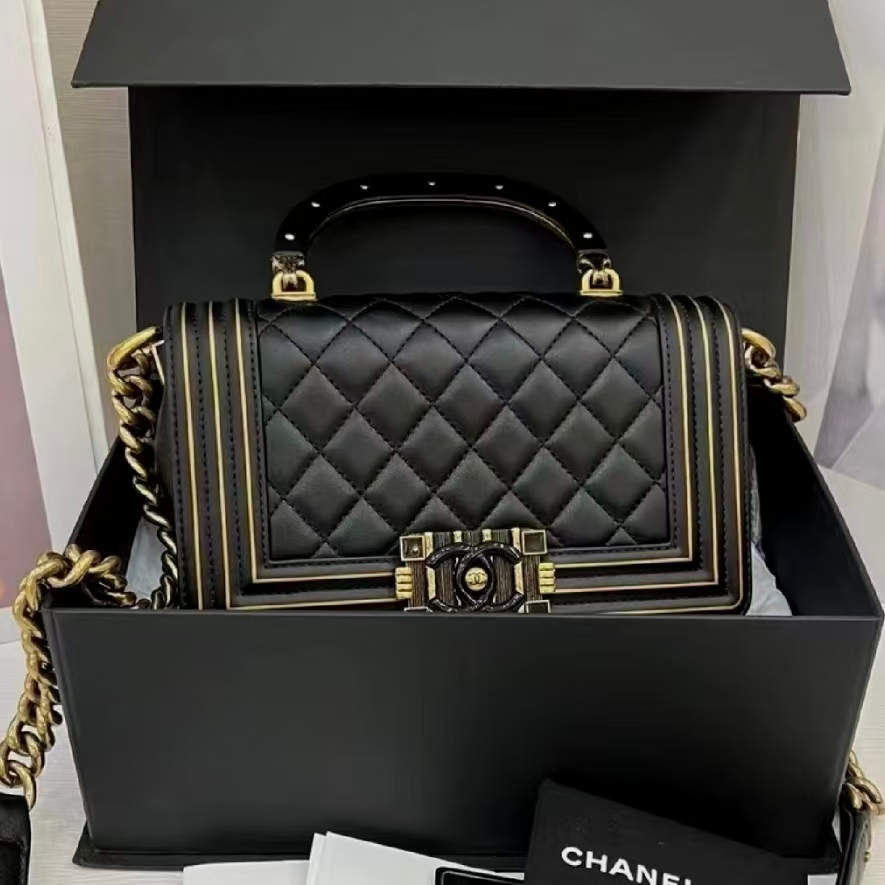 99新 Chanel/香奈儿 黑金珐琅扣leboy小号单肩包/DT193