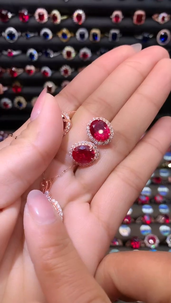 【闪购商品】红宝石耳饰银S925镶嵌810