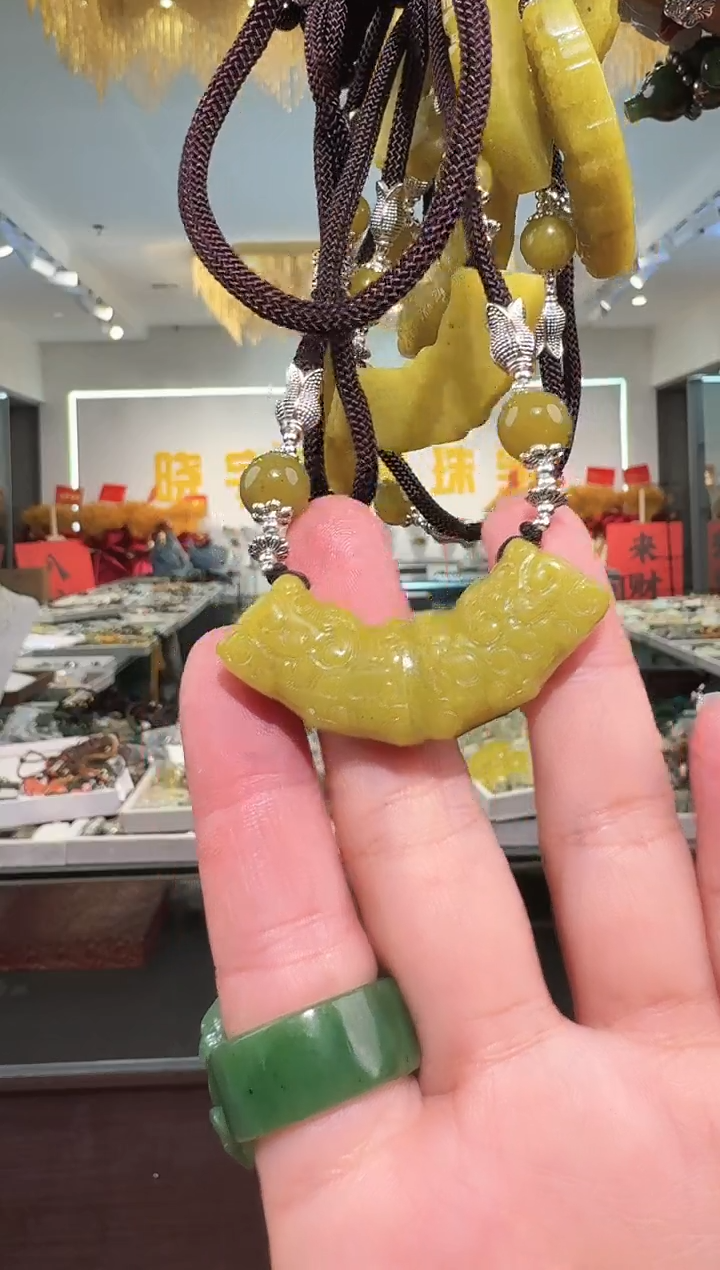 颈饰未镶嵌和田玉项链