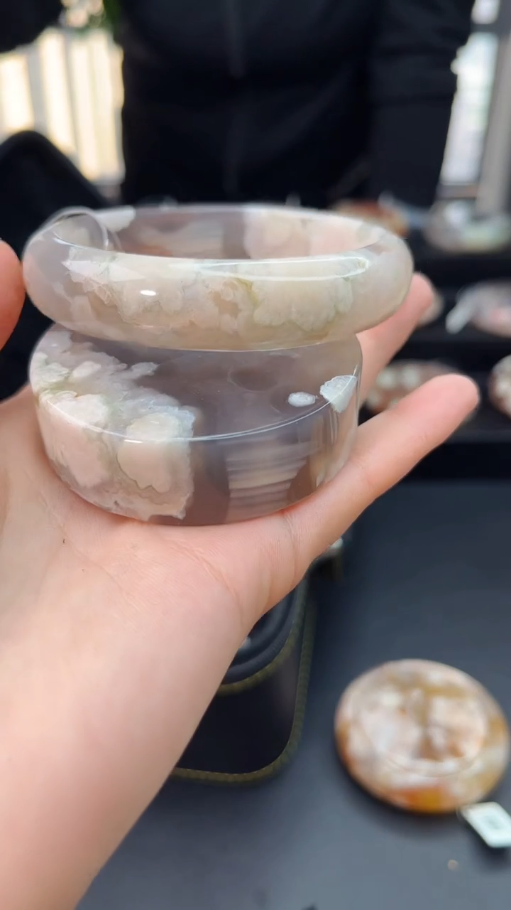 【闪购商品】石英质玉手镯未镶嵌赠送镯心（圈口62