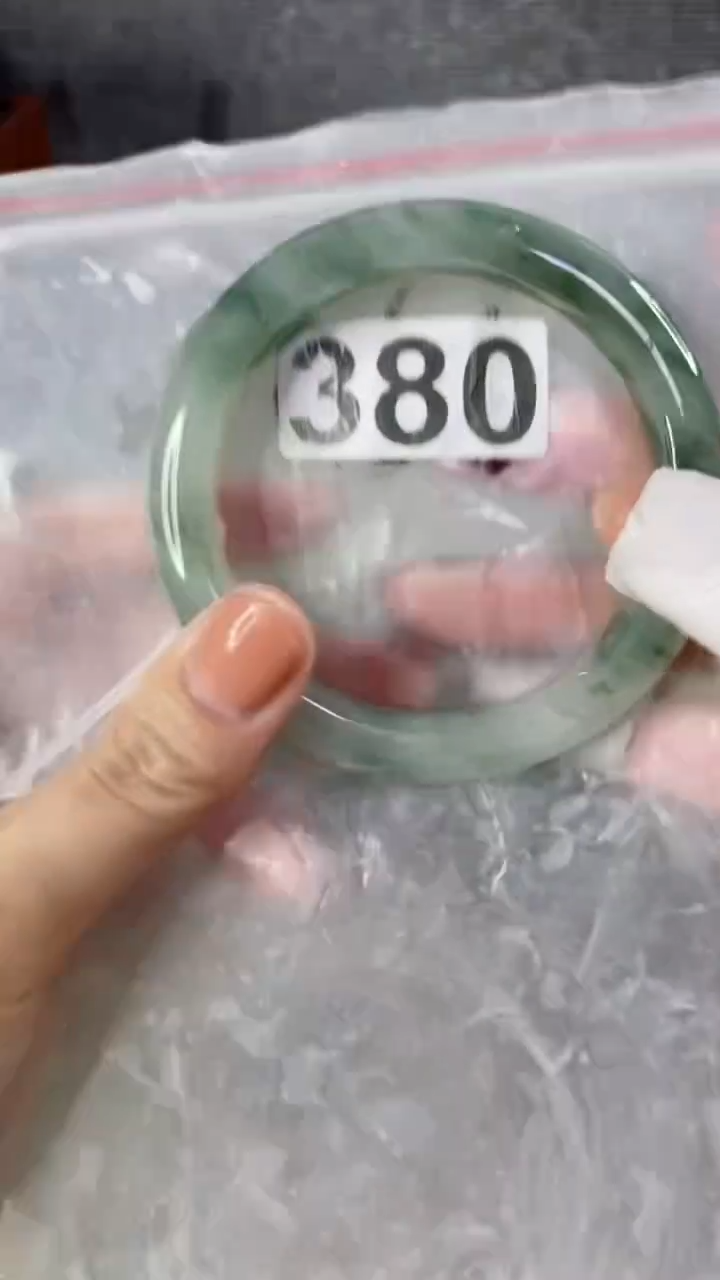 【闪购商品】石英质玉手镯未镶嵌62+380