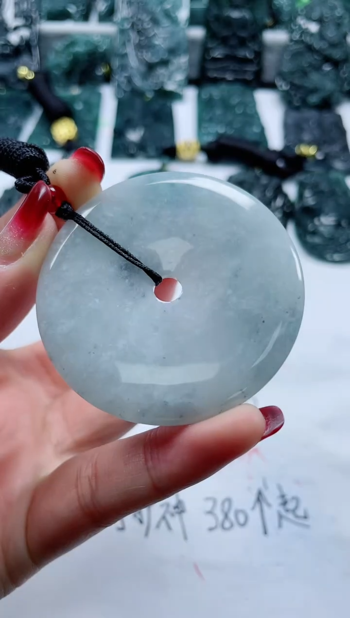 【闪购商品】翡翠颈饰未镶嵌