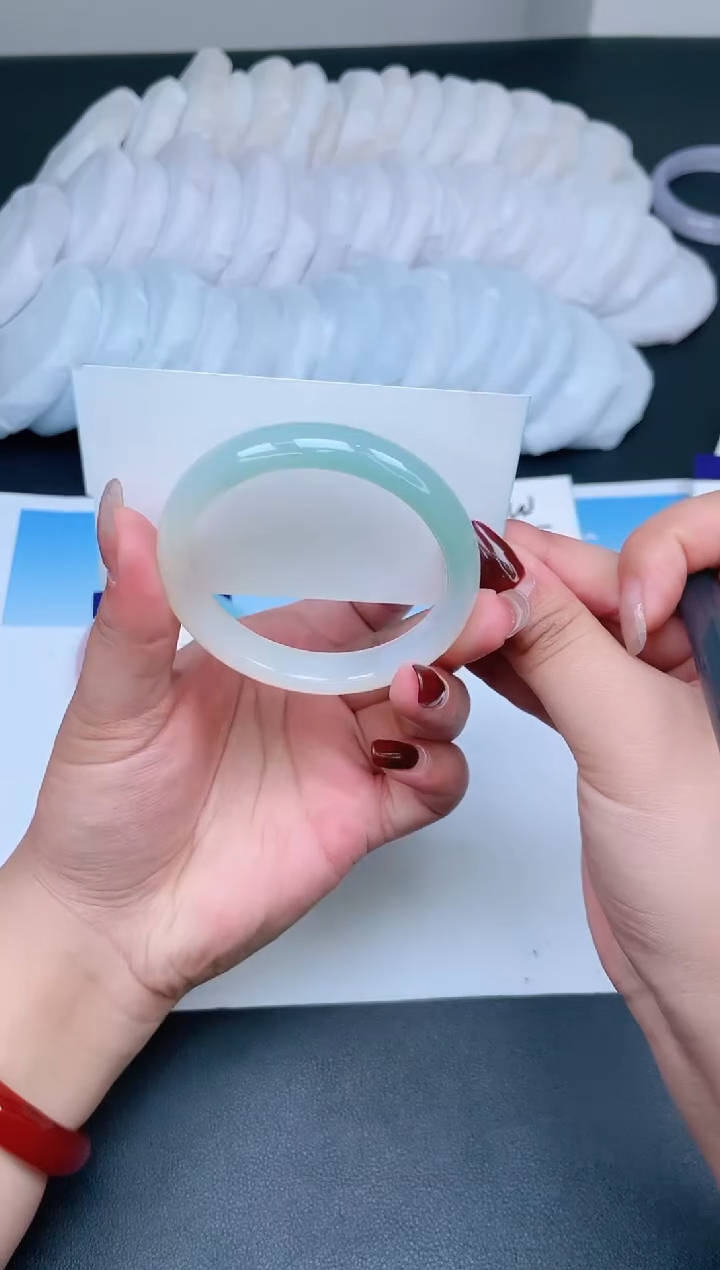 【闪购商品】石英质玉手镯未镶嵌420-55