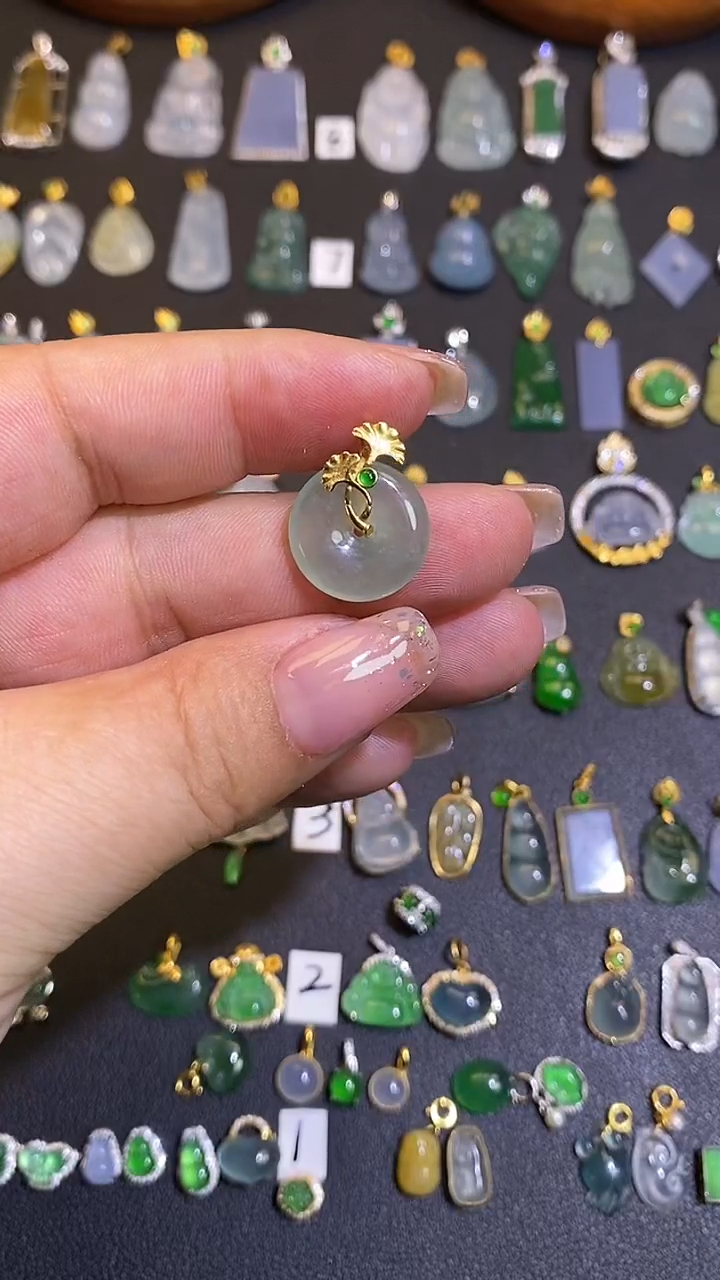 【闪购商品】翡翠吊坠(不含链)18K金镶嵌1