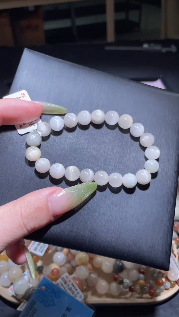 【闪购商品】水晶手链未镶嵌49号多性样发-S 9+