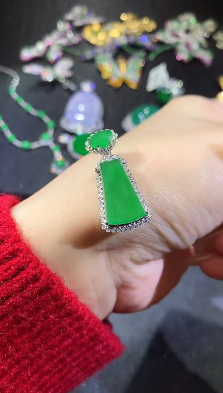 【闪购商品】翡翠吊坠(不含链)18K金镶嵌15-无事牌