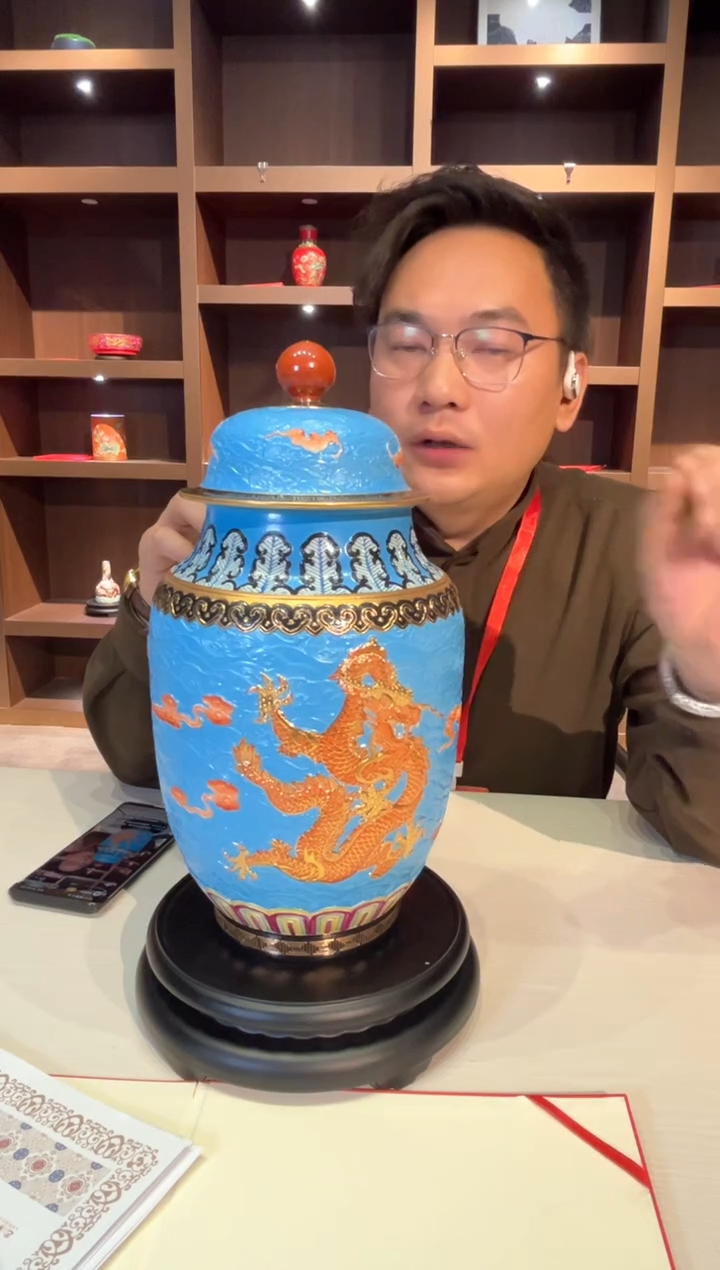 【闪购商品】摆件景德镇陶瓷雕刻龙纹将军罐