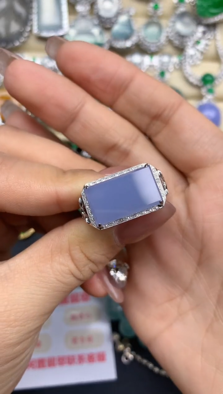 18K金镶嵌戒指翡翠350-中国好珍宝