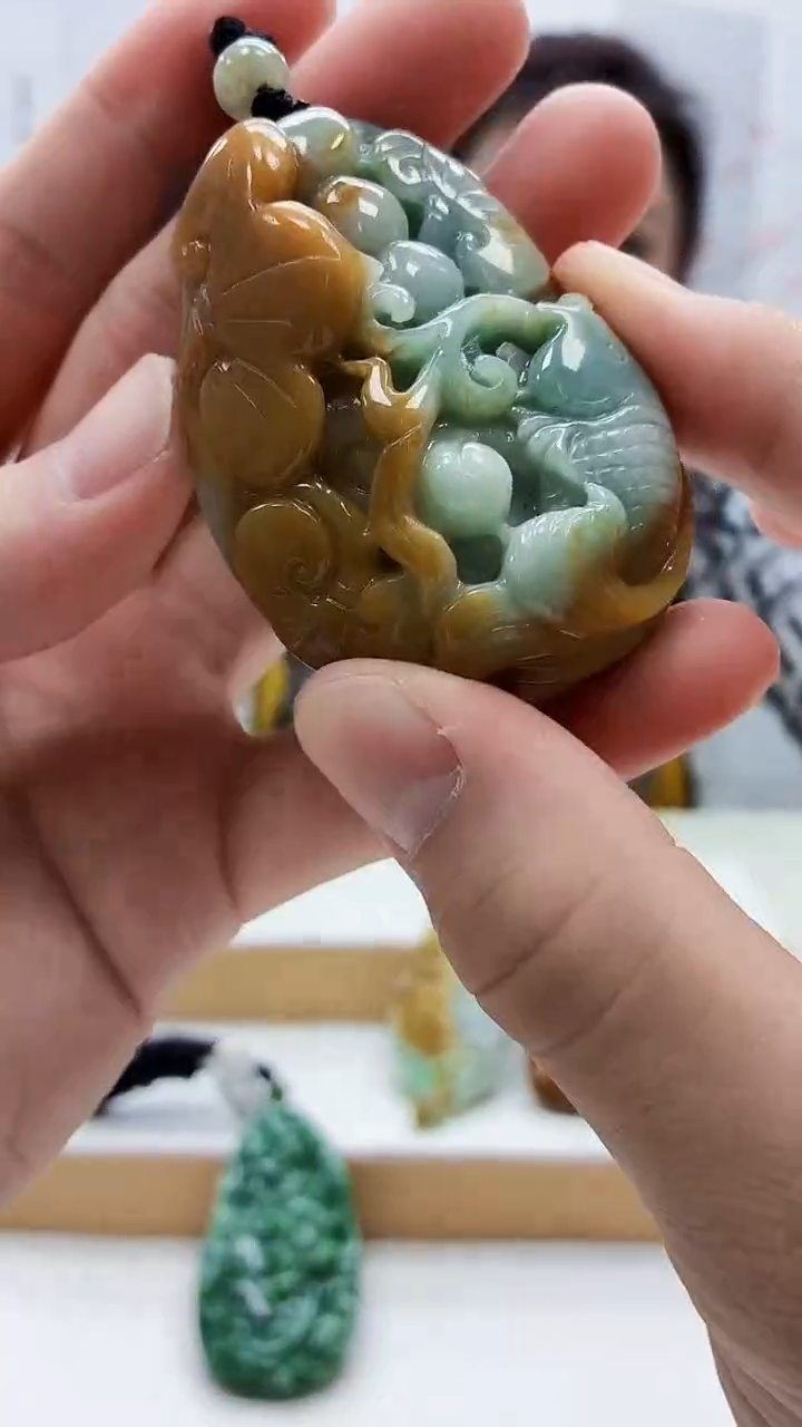 未镶嵌定制翡翠5160bb-毛货挂件23