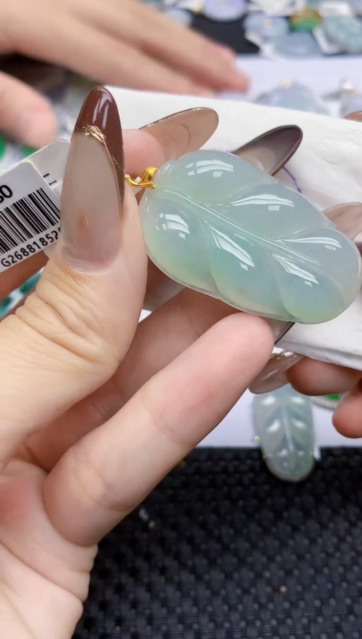 颈饰18K金镶嵌翡翠297   天然翡翠A货  百元以上9米证书费自理