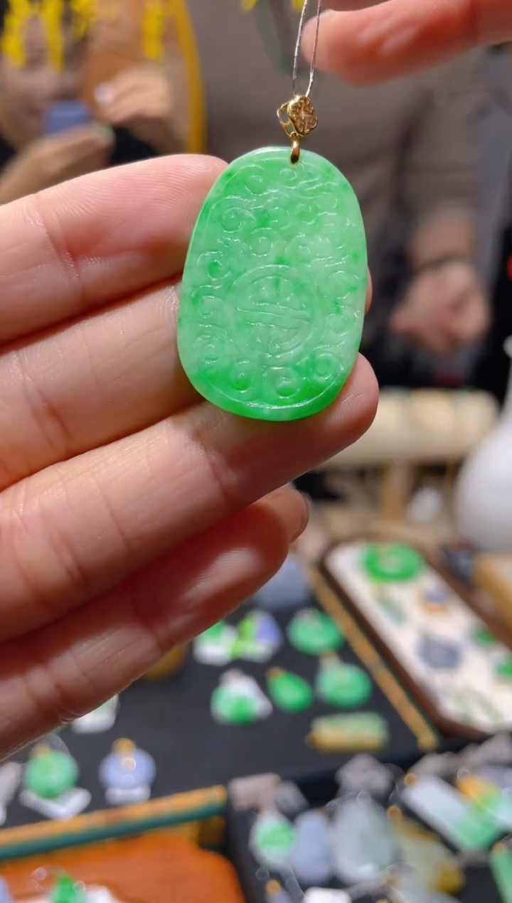 【闪购商品】翡翠颈饰18K金镶嵌假一赔三