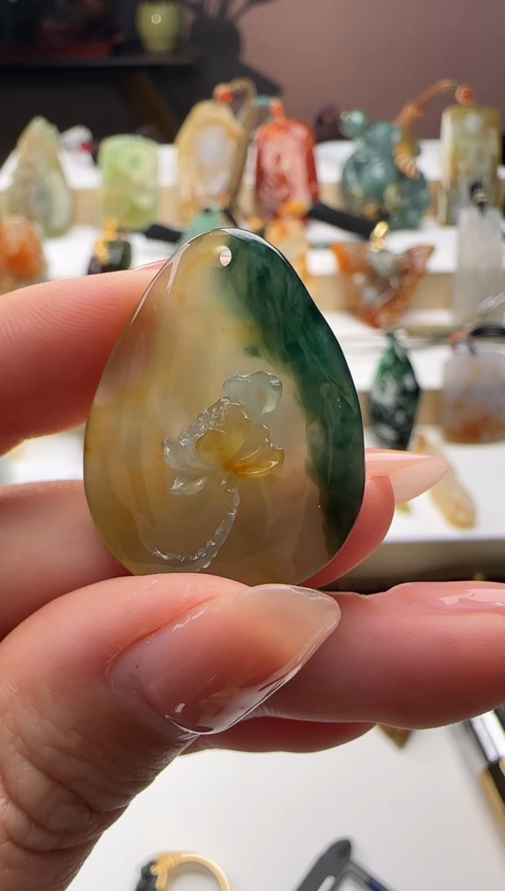 【闪购商品】翡翠吊坠(不含链)未镶嵌天然缅甸A货翡翠吊坠