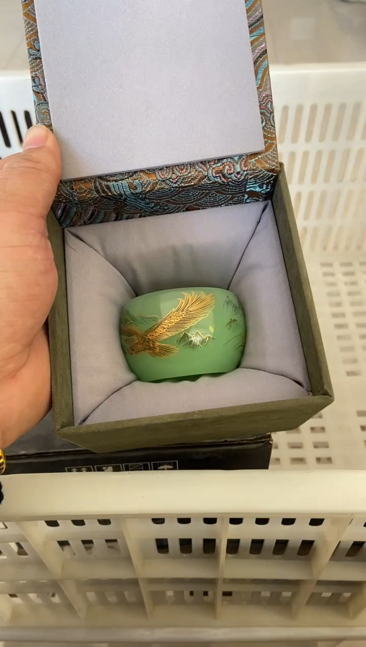 杯无运费险有瑕疵的摄影的产品有使用过的痕迹有点脏介意勿拍