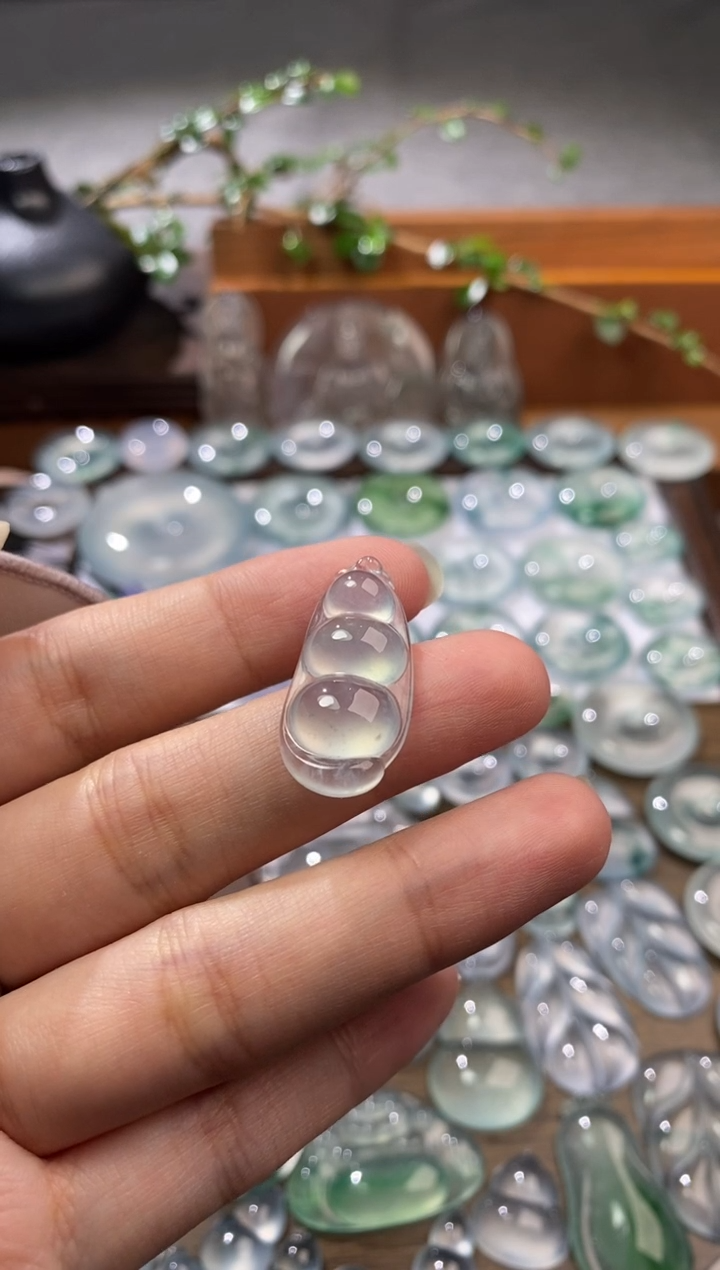 吊坠(不含链)未镶嵌翡翠豆子