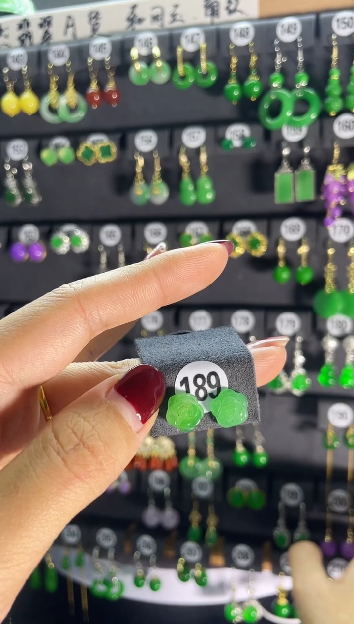 【闪购商品】翡翠耳饰银S925镶嵌189...