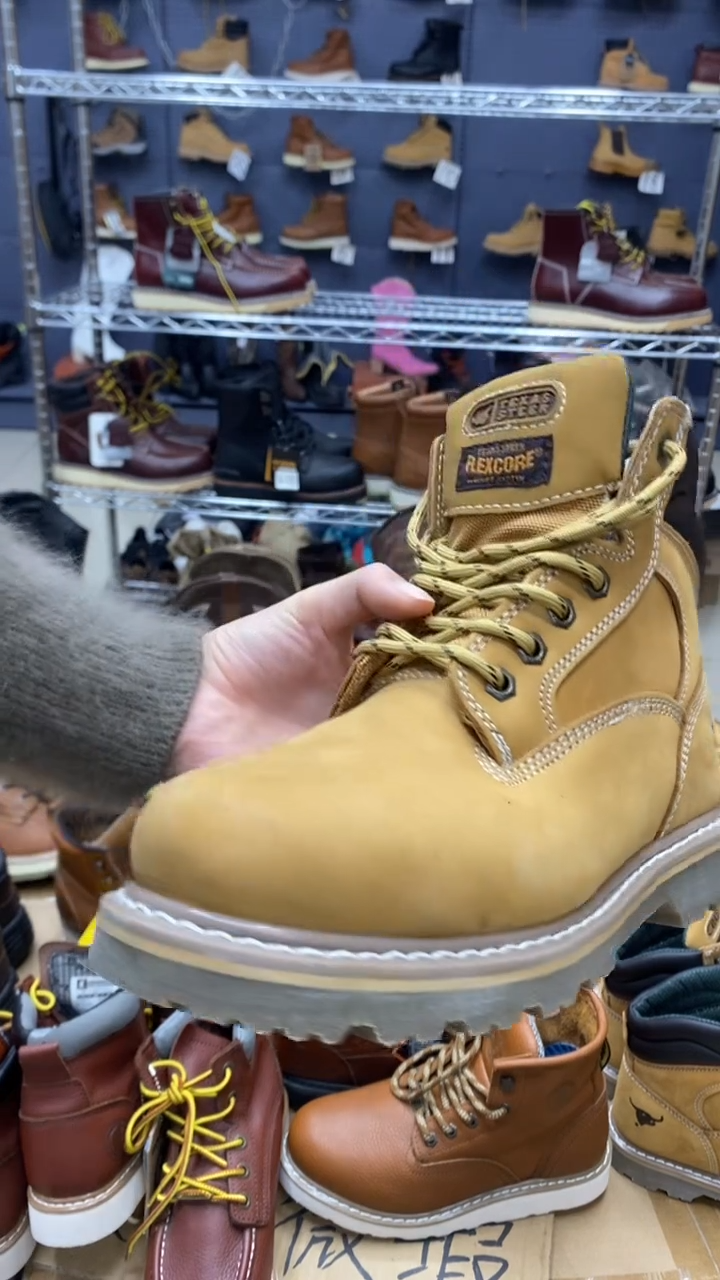 牛皮40.5码，牛头1 皮鞋码，工装靴 个别鞋面有胶印 默认瑕疵 