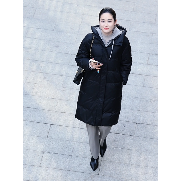 CLASSY SANONG秋季新款加厚保暖显瘦修身过膝连帽羽绒服