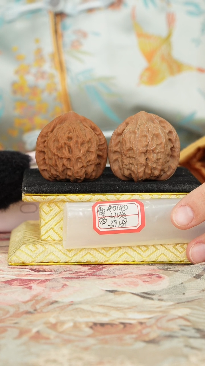 【闪购商品】文玩核桃把件非嫁接将军帽