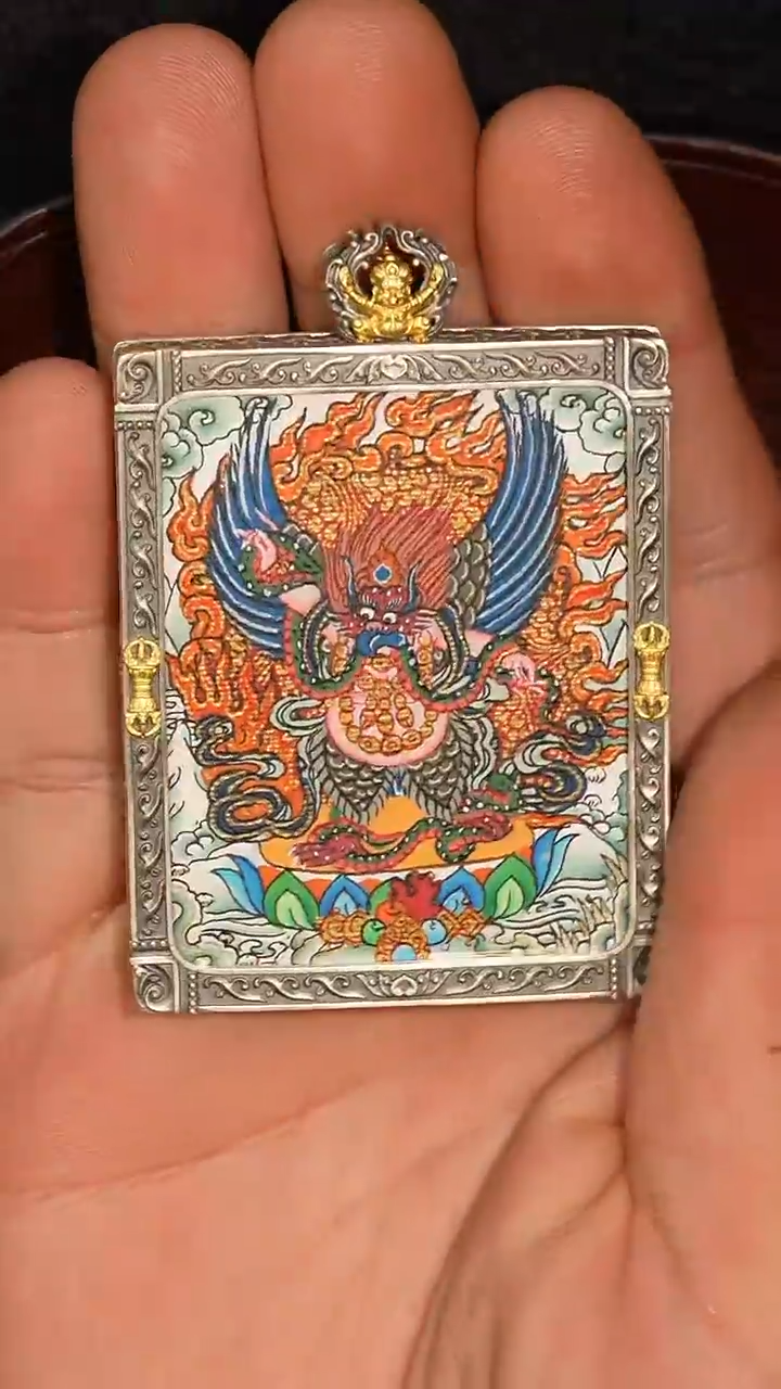 吊坠冲赛康胡子哥，藏传唐卡37