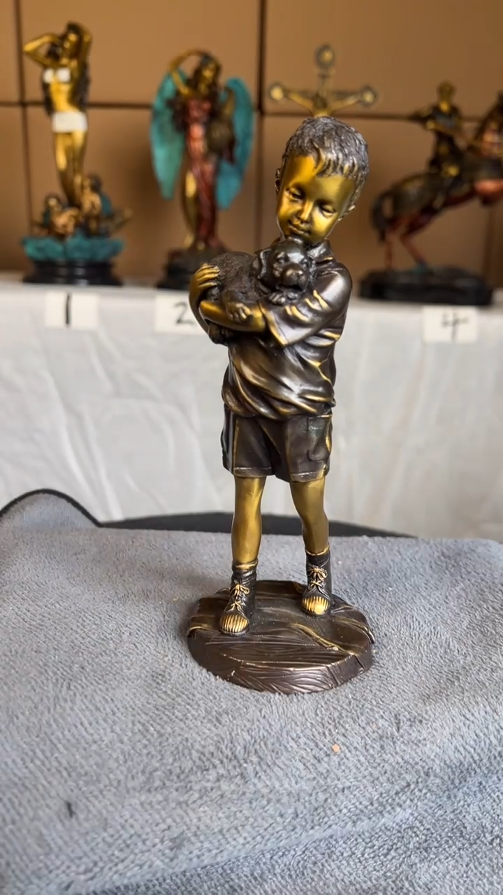 精铜材质精美雕塑