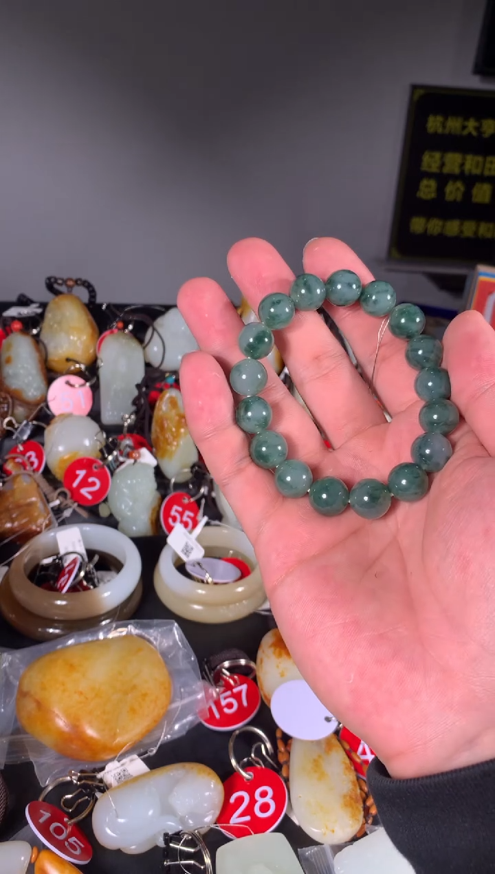 翡翠未镶嵌挂件其他