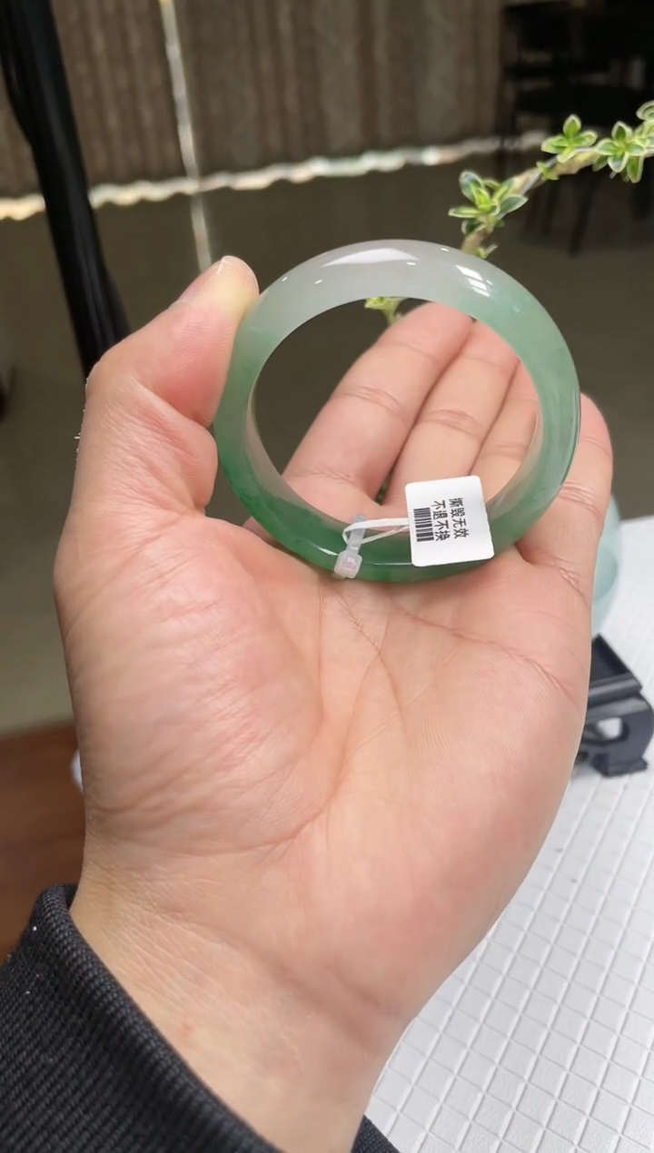 【闪购商品】石英质玉手镯未镶嵌非洲翠手镯多样性发货