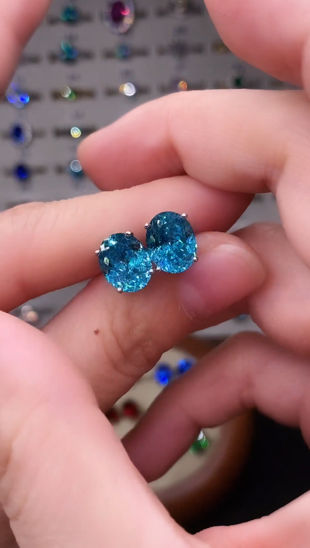 5克拉碧玺（处理）欧美风耳钉