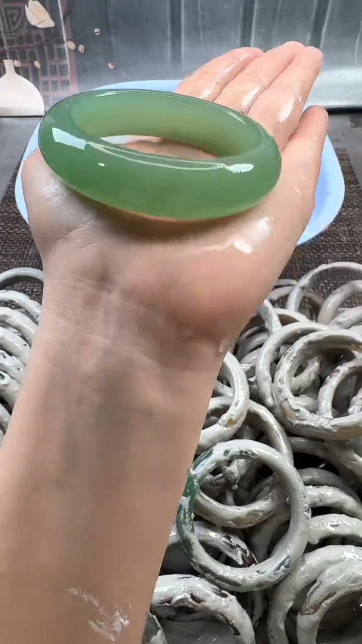 【闪购商品】石英质玉手镯未镶嵌10