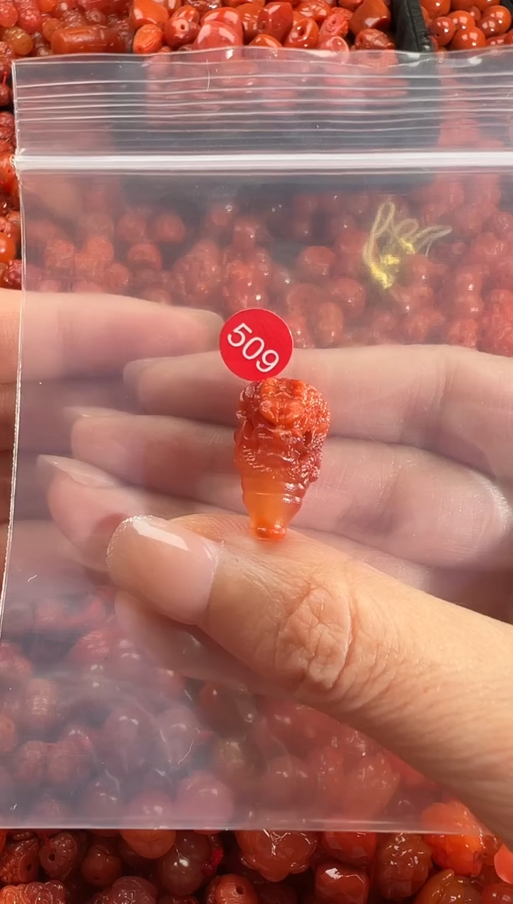 颈饰未镶嵌南红玛瑙1